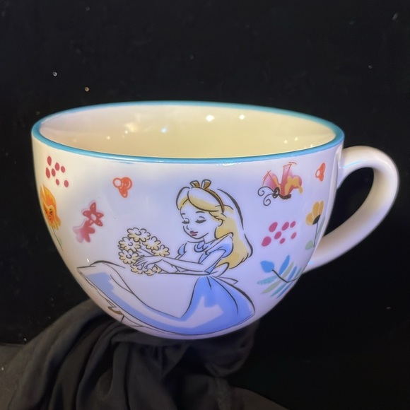 Alice in Wonderland Teacup with Saucer 16oz - Picture 5 of 7